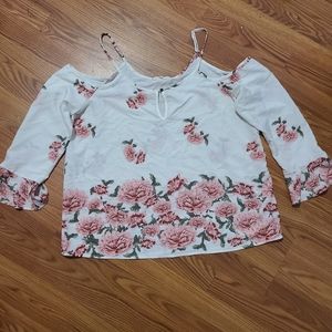 Women's cold Shoulder floral top Size 1X